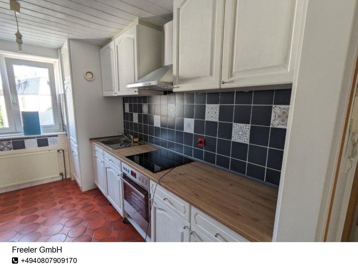 Geräumige 2-Zimmer-Wohnung mit Einbauküche, Badewanne und Balkon in Wandsbek