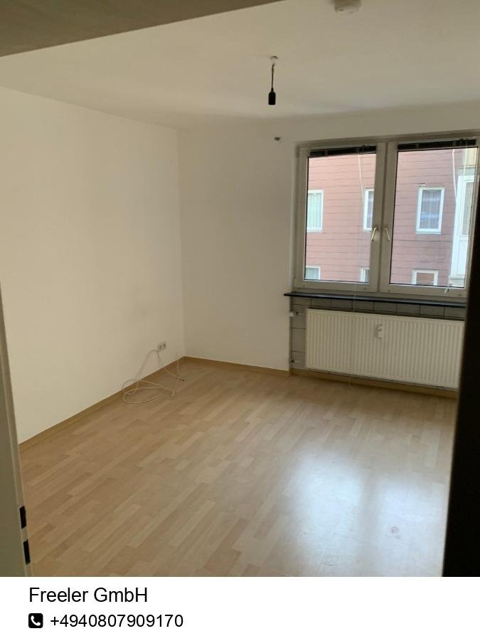2 Zimmer Wohnung mit Laminat in Jenfeld