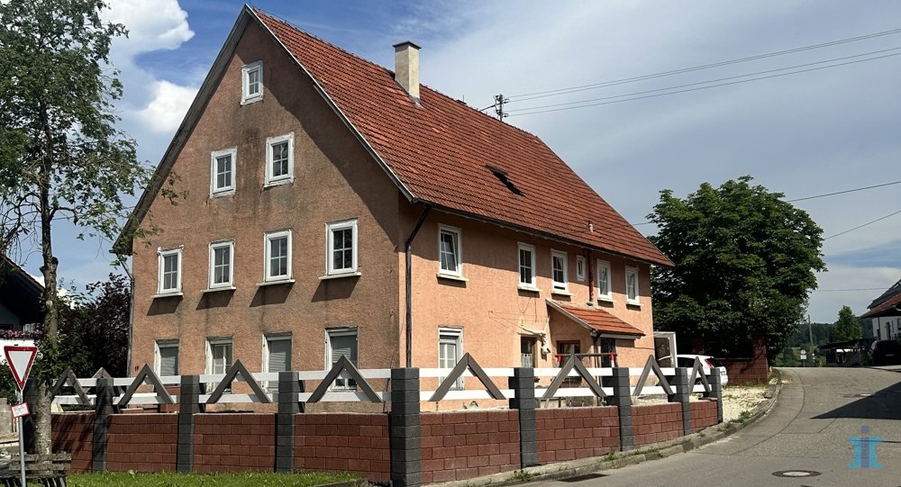 Teilrenoviertes Mehrgenerationen-Haus mit viel Wohn-Potential in Hohenstein