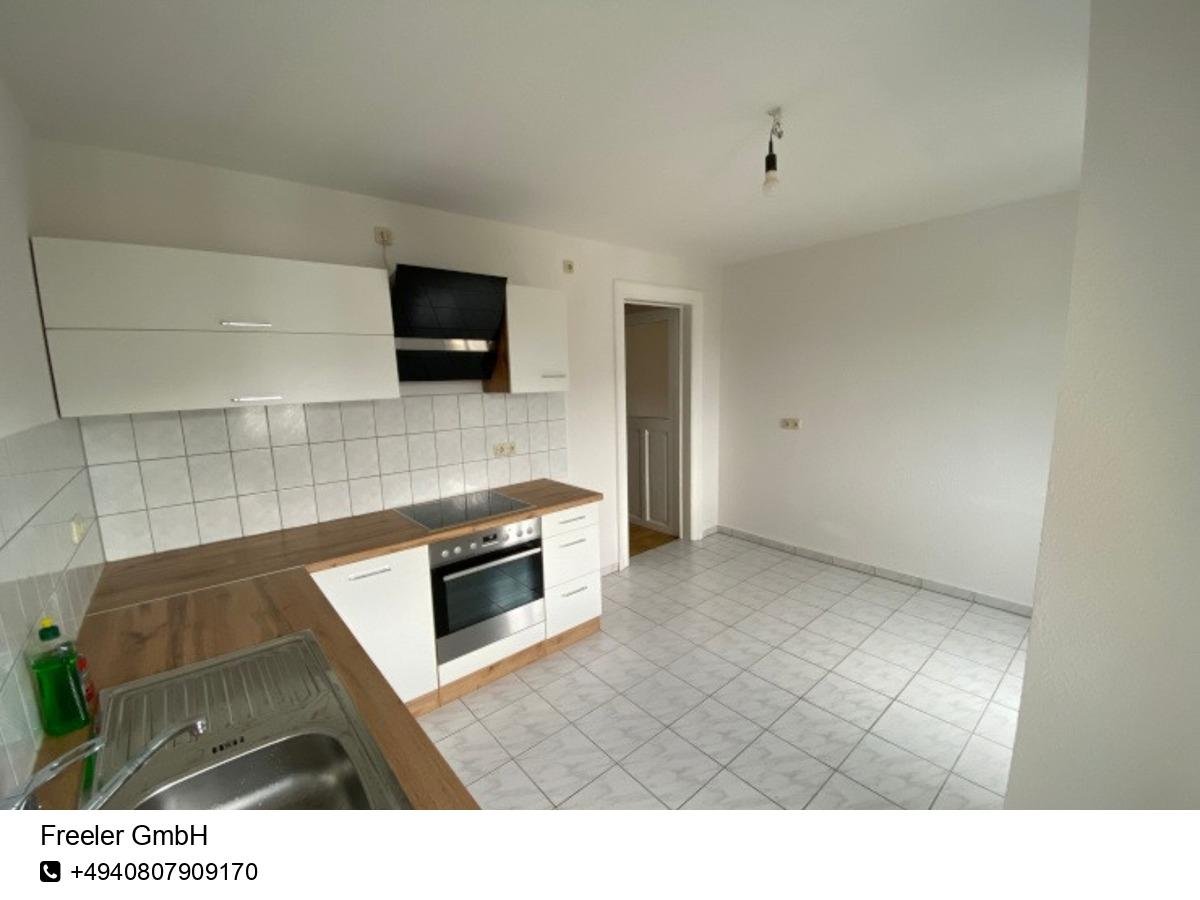 Geräumige 2-Zimmer-Wohnung mit Einbauküche und Balkon in Wandsbek